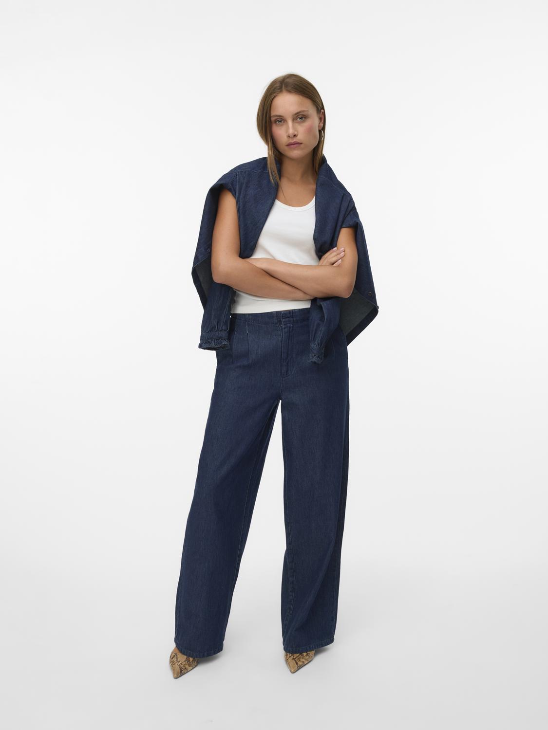 model_shot-front